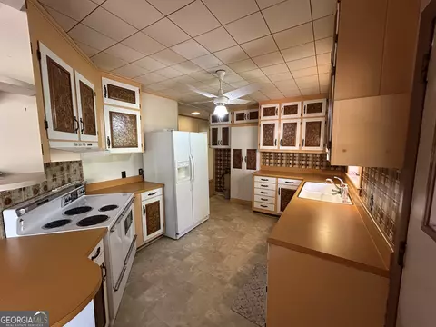 Kitchen - 609 Cherokee Rd, Lagrange, GA 30240 photo 1 of 4