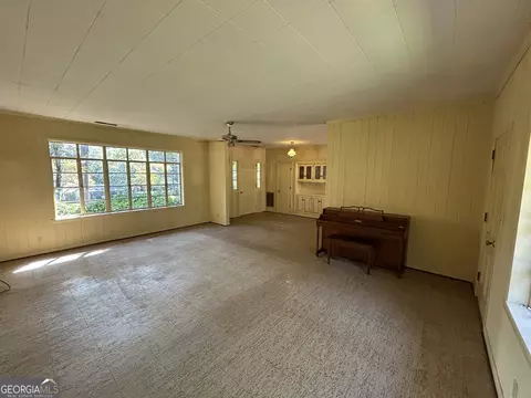 Living - 609 Cherokee Rd, Lagrange, GA 30240 photo 1 of 6