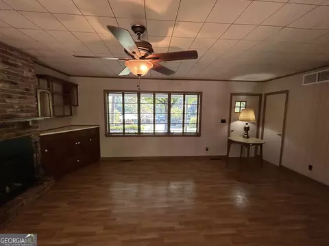 Living - 609 Cherokee Rd, Lagrange, GA 30240 photo 6 of 6