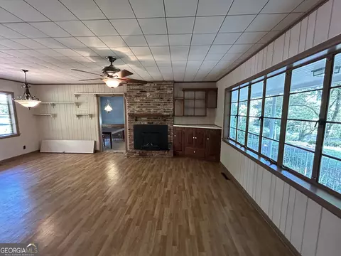 Living - 609 Cherokee Rd, Lagrange, GA 30240 photo 5 of 6