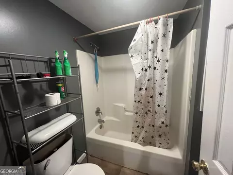 Bath - 2 New St, Lagrange, GA 30241 photo 1 of 2
