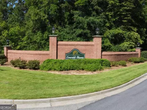 2010 Clearwater Dr, White Plains, GA 30678