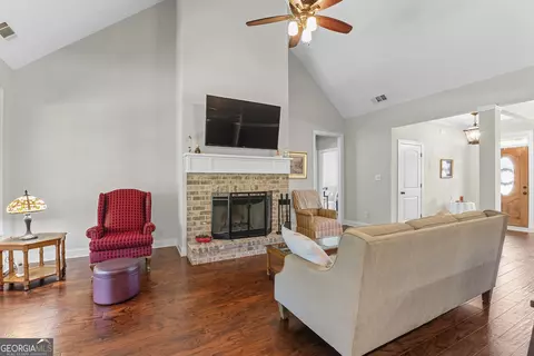 111 River Forest Dr, Forsyth, GA 31029 photo 9