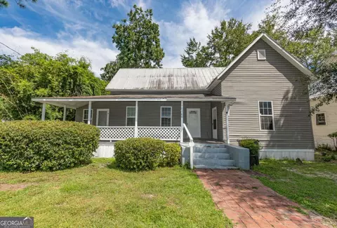 516 Folks St, Waycross, GA 31501
