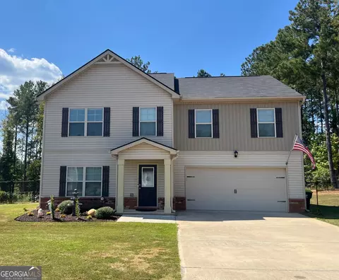 125 S Meadows Ridge Dr, Grantville, GA 30220