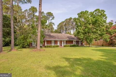 763 Kentland Dr, Waycross, GA 31503