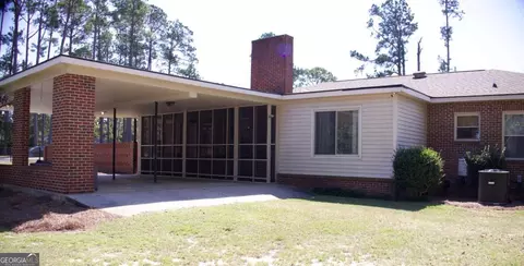 Exterior - 128 E Leo Trapnell Ave, Lyons, GA 30436 photo 4 of 4