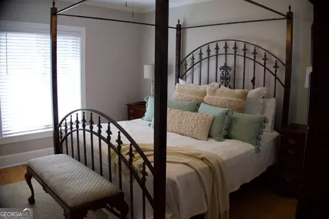 Bedroom - 128 E Leo Trapnell Ave, Lyons, GA 30436 photo 6 of 7