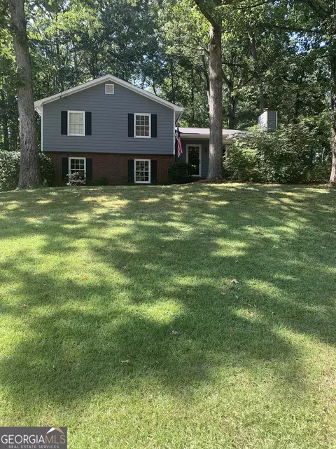 2210 Grayfield Dr, Grayson, GA 30017