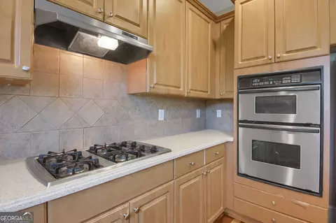 Kitchen - 1566 Rolling Meadows Dr, Mcdonough, GA 30253 photo 3 of 4