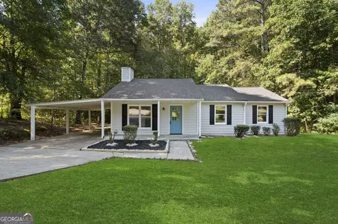 319 Chimney Trace Dr, Winder, GA 30680