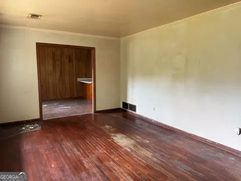 Living - 965 Nelson St, Jackson, GA 30233 photo 3 of 7