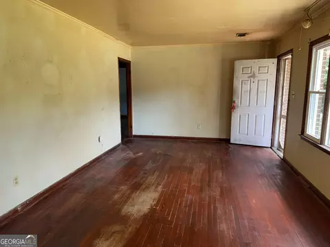 Living - 965 Nelson St, Jackson, GA 30233 photo 6 of 7