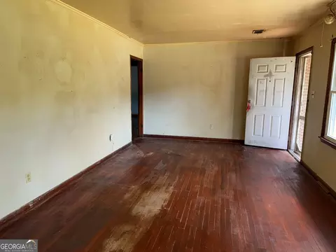 Living - 965 Nelson St, Jackson, GA 30233 photo 7 of 7