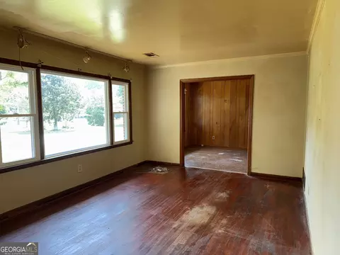 Living - 965 Nelson St, Jackson, GA 30233 photo 4 of 7