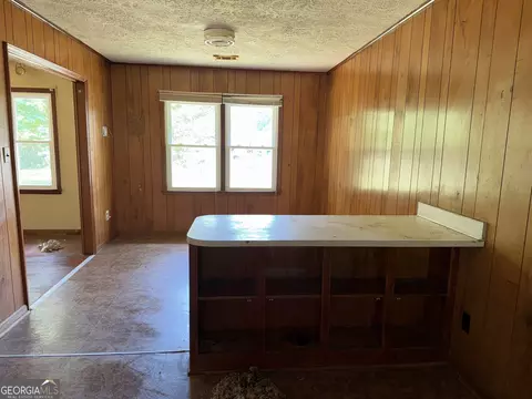 Living - 965 Nelson St, Jackson, GA 30233 photo 5 of 7