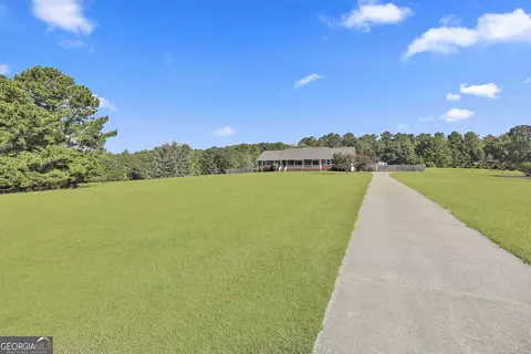 100 Cherokee Pl, Fayetteville, GA 30215