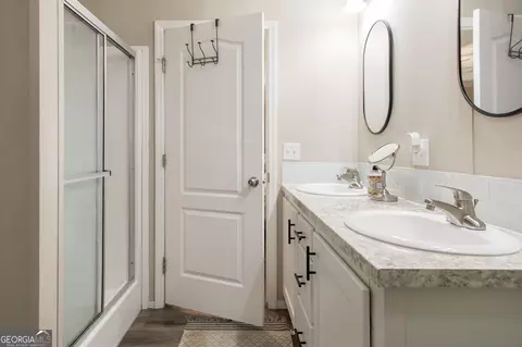 Bath - 2702 Ware St, Blackshear, GA 31516 photo 6 of 6