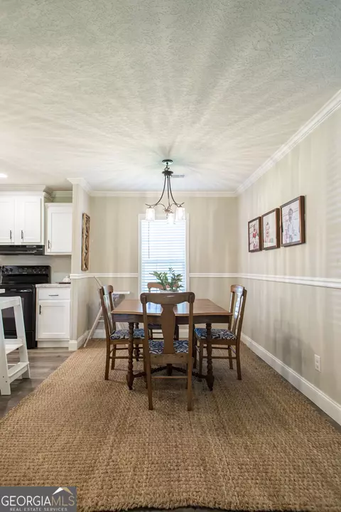 Dining - 2702 Ware St, Blackshear, GA 31516 photo 1 of 2
