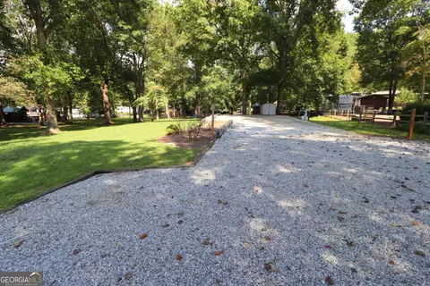 195 Camptown Trl, Cleveland, GA 30528
