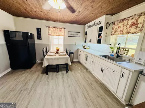 Kitchen - 282 Wilcox Rd, Lagrange, GA 30241 photo 2 of 8