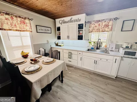 Kitchen - 282 Wilcox Rd, Lagrange, GA 30241 photo 4 of 8