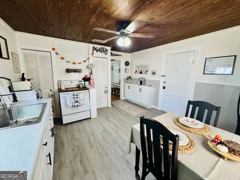 Kitchen - 282 Wilcox Rd, Lagrange, GA 30241 photo 6 of 8