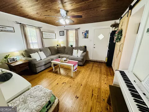 Living - 282 Wilcox Rd, Lagrange, GA 30241 photo 3 of 4