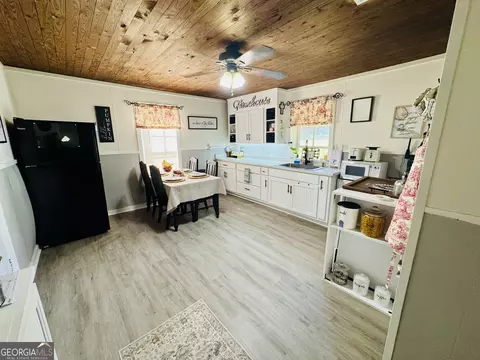 Kitchen - 282 Wilcox Rd, Lagrange, GA 30241 photo 1 of 8