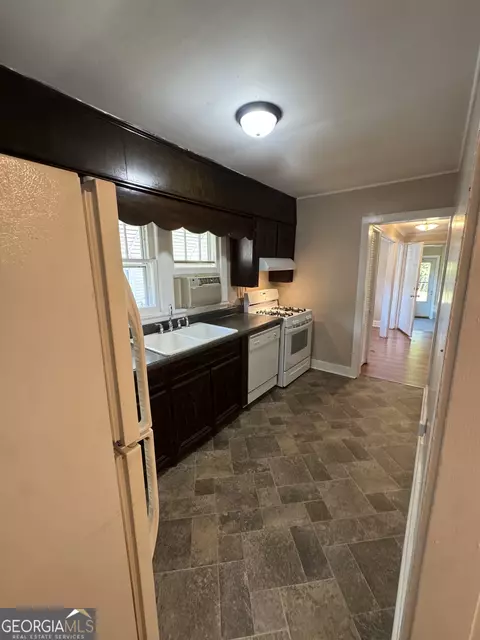 Kitchen - 812 Elm St, Lagrange, GA 30240 photo 2 of 2