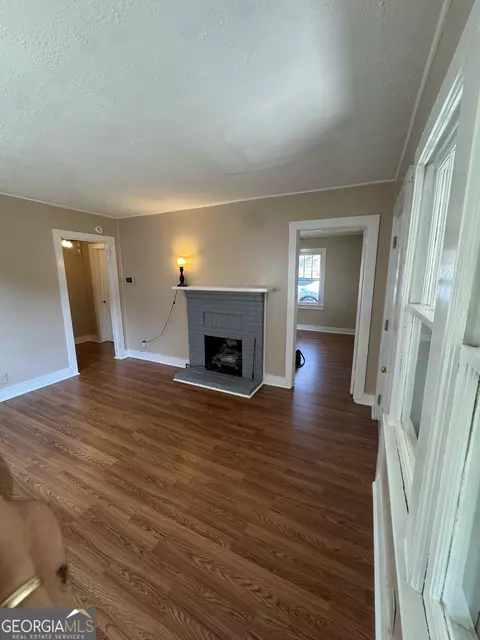 Living - 812 Elm St, Lagrange, GA 30240 photo 1 of 4