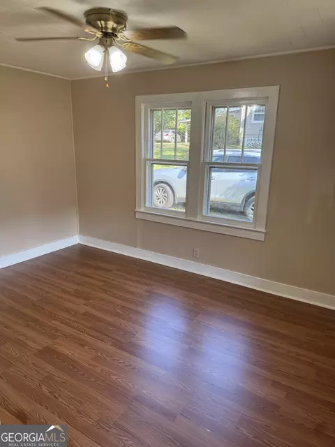 Living - 812 Elm St, Lagrange, GA 30240 photo 4 of 4