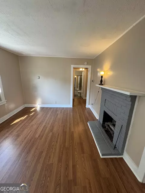 Living - 812 Elm St, Lagrange, GA 30240 photo 3 of 4