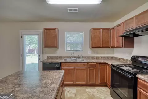 Kitchen - 11224 Aliyah Dr, Hampton, GA 30228 photo 1 of 1