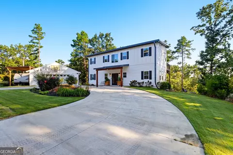 Exterior - 929 Crescent Dr, Toccoa, GA 30577 photo 4 of 15
