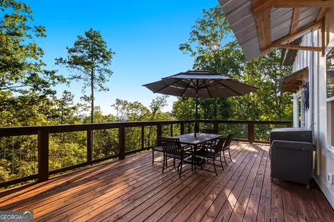 Exterior - 929 Crescent Dr, Toccoa, GA 30577 photo 6 of 15