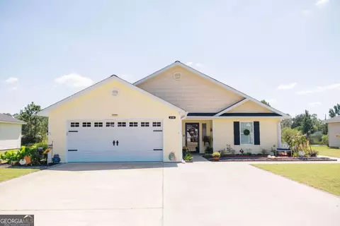 210 Twinn Lks, Baxley, GA 31513