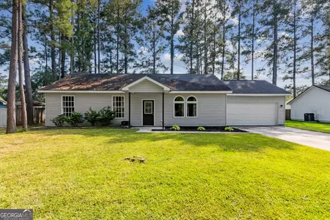 208 Foxwood Dr, Kingsland, GA 31548