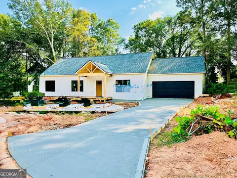 83 Crestwood Dr, Hartwell, GA 30643