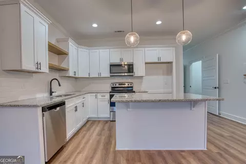Kitchen - 138 Eighth Ave #25, Rome, GA 30161 photo 2 of 3