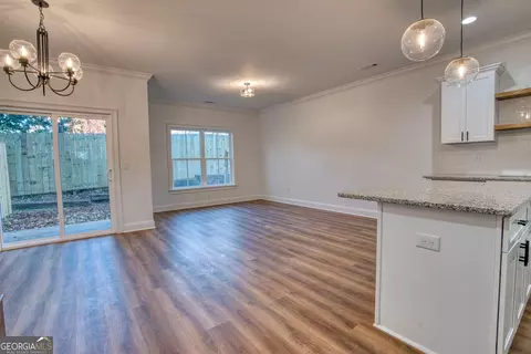Living - 138 Eighth Ave #25, Rome, GA 30161 photo 2 of 3