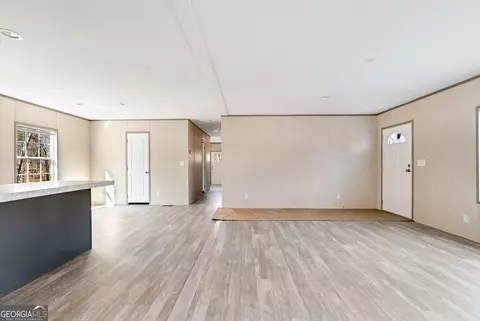 Living - 140 Emerald Dr, Clarkesville, GA 30523 photo 3 of 3
