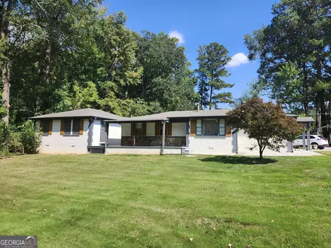 135 Carole Dr, Oxford, GA 30054