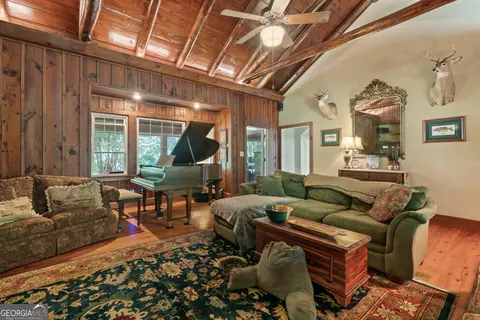 Living - 1905 Johnson Rd, Macon, GA 31220 photo 4 of 6