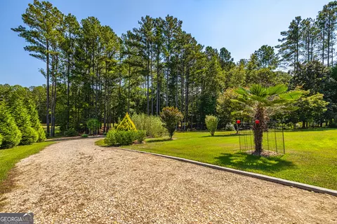 Exterior - 1190 Jackson Lake Rd, Jackson, GA 30233 photo 10 of 11