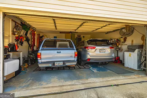 Exterior - 1190 Jackson Lake Rd, Jackson, GA 30233 photo 2 of 11