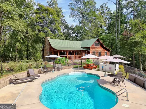 931 Turkey Crest Rd, Clarkesville, GA 30523