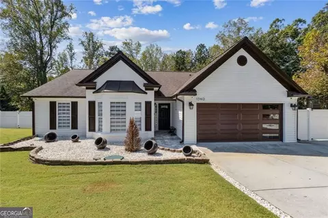 1540 Calvin Davis Cir, Lawrenceville, GA 30043