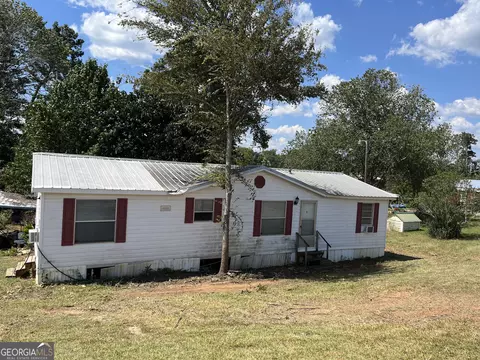 868 S Lake Dr, East Dublin, GA 31027