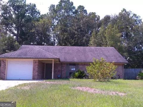 715 Little John Dr, Hinesville, GA 31313